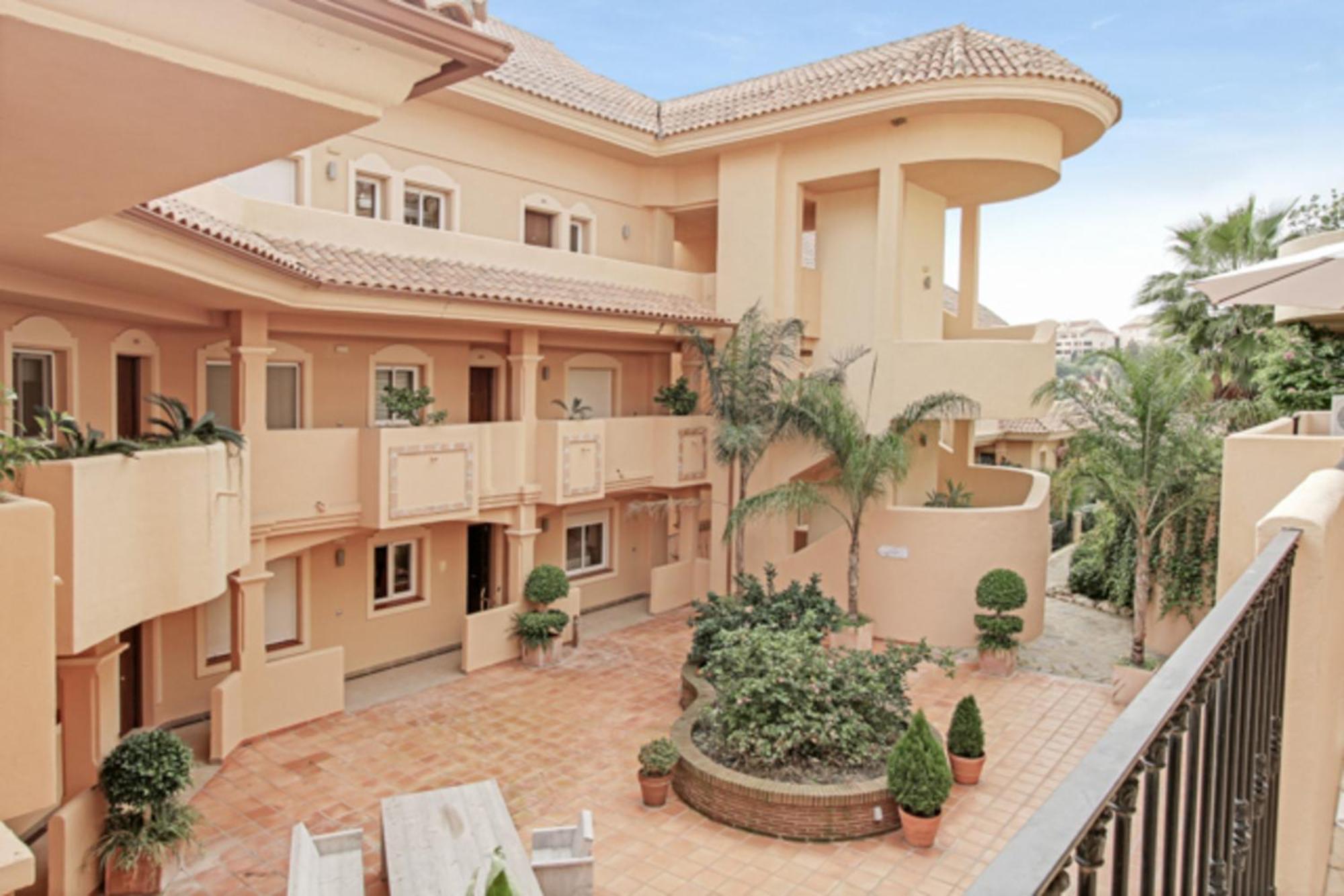 Aloha Hill Club Lluxury 5 Star Golf Resort Near Puerto Banus And Марбеля Екстериор снимка